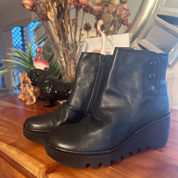Fly London 38 RARE black bootie NEW UNWORN - Picture 3 of 4